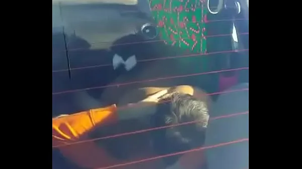 Varm Couple caught doing 69 in car färsk tub