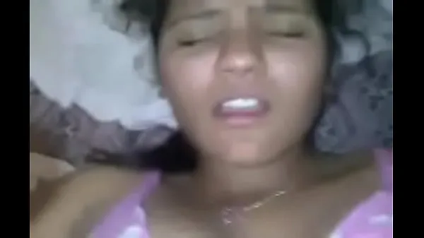 Varm Desi Babe Sucking Dick & Her Tight Pussy Fucked wid Moans =Kingston färsk tub