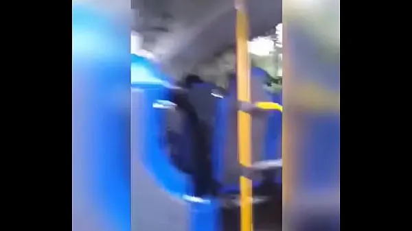 Chaud Jerk and cum in the public bus Tube frais