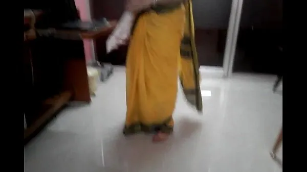 ร้อนแรง Desi tamil Married aunty exposing navel in saree with audio หลอดสด