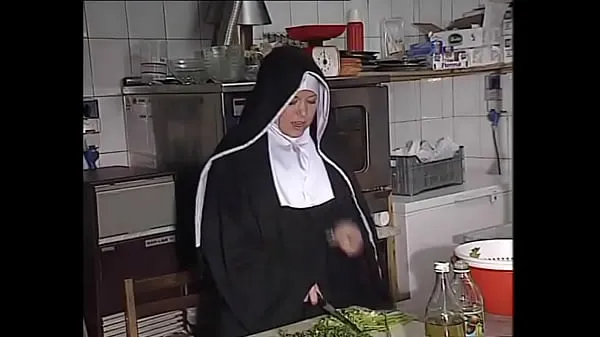 German Nun Assfucked In Kitchen Tiub segar panas
