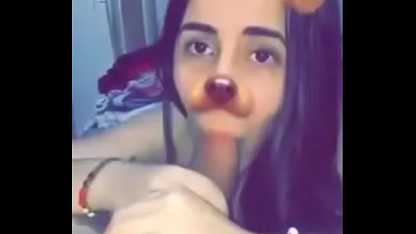 Varm My Colombian girlfriend sucks me off with snap chat filter färsk tub
