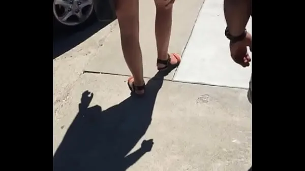 Tabung segar Sexy girl in booty shorts walking voyeur panas