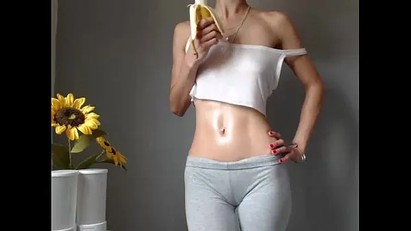 Ζεστό Fitness girl shows her perfect body φρέσκο ​​σωλήνα