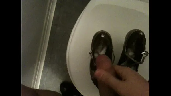 Ζεστό Cum on my coworker Heels in Toilets 02 φρέσκο ​​σωλήνα