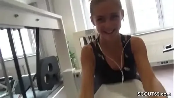 Hete Small German Teen Seduce Stranger to Fuck in Gym verse buis
