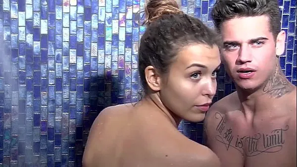 Vroča Adam & Melani shower sex part 1 Eden Hotel sveža cev