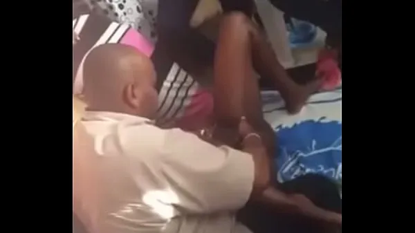 Ugandan Doctor teach how ladies squirt أنبوب جديد ساخن
