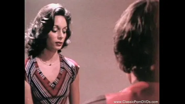 Tabung segar Vintage MILF From Classic 1972 Film panas