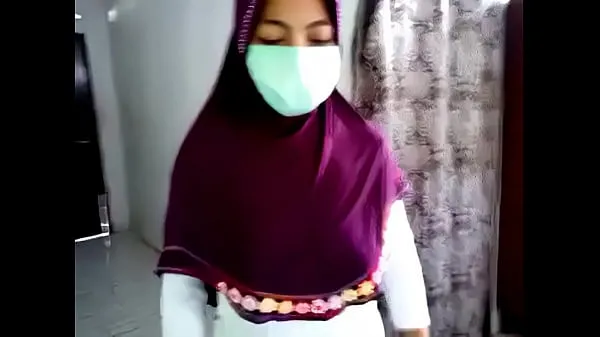 Hete hijab show off 1 verse buis