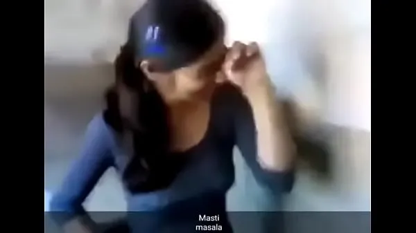 Vroča Hot Desi girl removing sveža cev