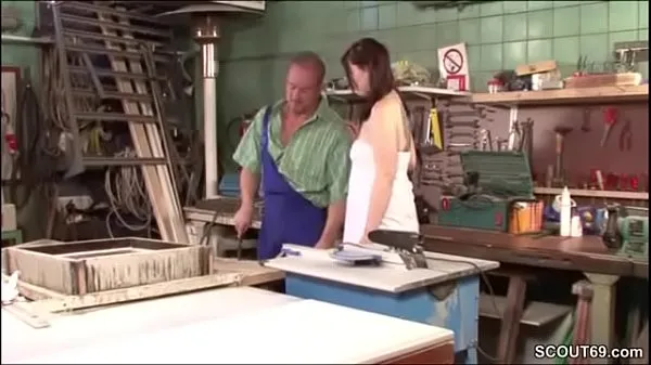 Daughter gets her first fuck from the step-dad أنبوب جديد ساخن
