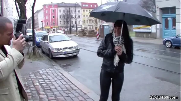 Forró Teeny is approached on the street and fucked for money friss cső