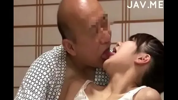 뜨거운 Delicious Japanese girl with natural tits surprises old man 신선한 튜브