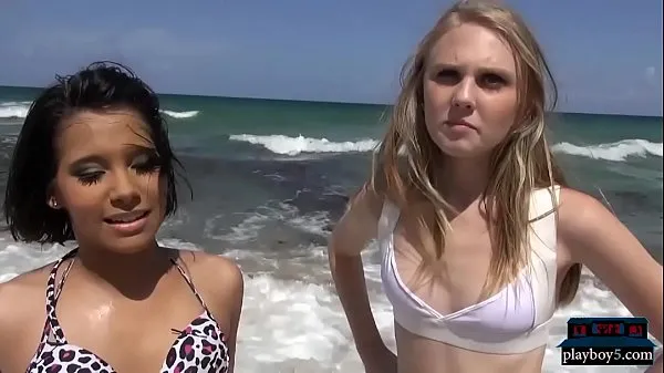 Varmt Amateur teen picked up on the beach and fucked in a van frisk rør