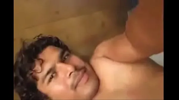Varm Desi Indian girl sex with bf färsk tub
