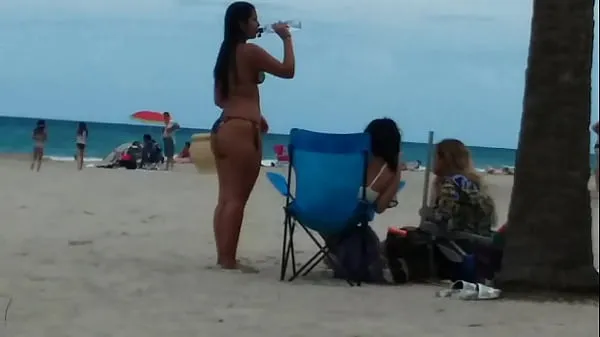 热的 Sluts at the beach getting cocks hard 新鲜的管