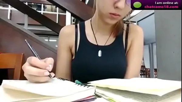 Varm biblioteca webcam teengirl färsk tub