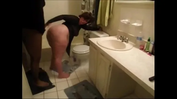 Vroča Fat White Girl Fucked in the Bathroom sveža cev