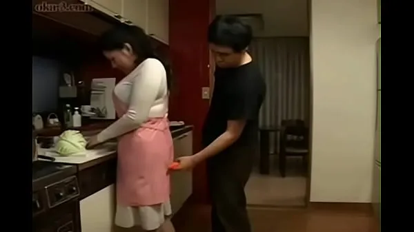 Ζεστό Japanese Step Mom and Son in Kitchen Fun φρέσκο ​​σωλήνα