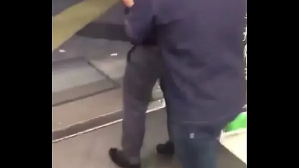 Heiße Japanese pissing Shameless Japanese exposed Standingpee in convenience storefrische Tube