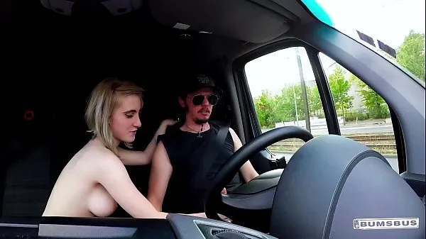 Kuuma BUMS BUS - Petite blondie Lia Louise enjoys backseat fuck and facial in the van tuore putki
