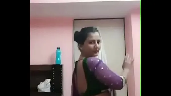 Tabung segar Busty pooja bhabhi seductive dance panas