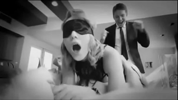 Blindfolded hotwife sharing with friend and doble penetration أنبوب جديد ساخن