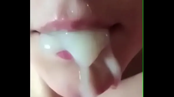 Hot ending in my friend's mouth, she likes mecos fresh Tube