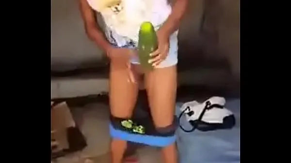 热的 he gets a cucumber for $ 100 新鲜的管
