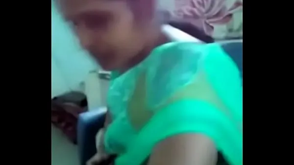 Vroča Tamil girl boobs sveža cev