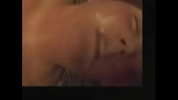 Caliente Showing guys wife eating my cum as she masturbates tubo fresco