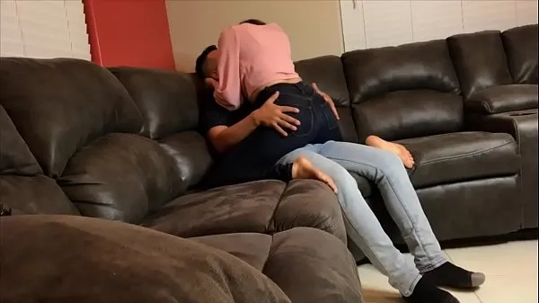 Gorgeous Girl gets fucked by Landlord in Couch - Lexi Aaane أنبوب جديد ساخن