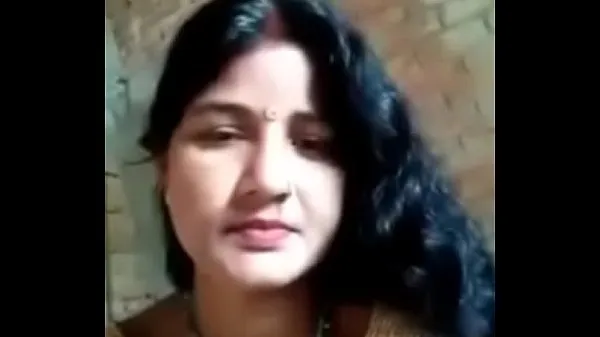 Hot Indian village bhabi playing with her self fresh Tube