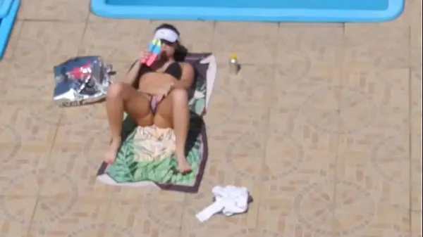 Gorąca Flagra safada masturbando Piscina Flagged Girl masturbate on the pool świeża tuba