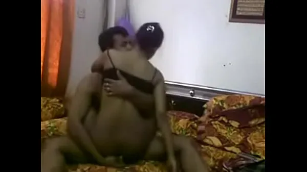熱いセックスをしているインドのカップル新鮮なチューブ