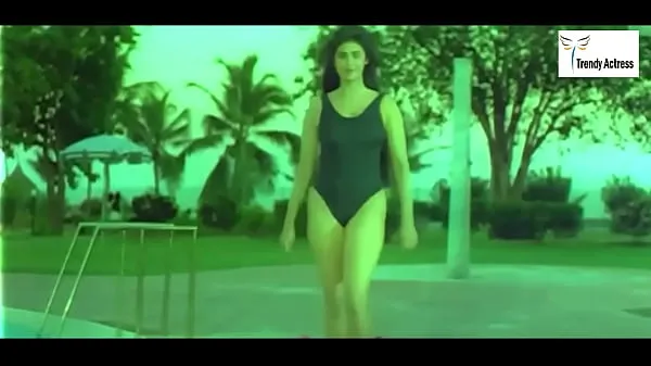 Ống nóng indian girl in swimsuit tươi