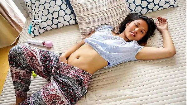 热的 QUEST FOR ORGASM - Asian teen beauty May Thai in for erotic orgasm with vibrators 新鲜的管