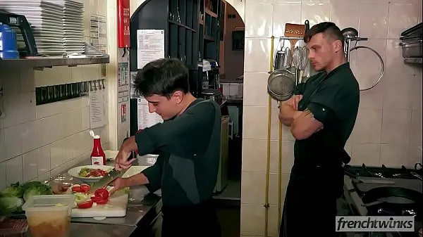 Vroča Parody Gordon Ramsay Kitchen Nightmares 2 sveža cev
