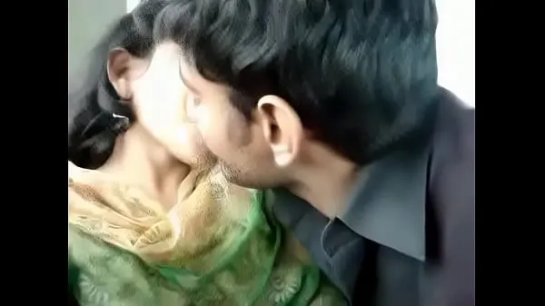 Tabung segar Indian couple panas