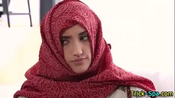 Vroča Hot Arab hijab girl sex video sveža cev