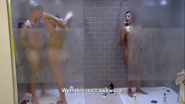 Caldo WTF! Abbie C * ck Blocks Chloe e Sam's Naked Shower | Geordie Shore 1605tubo fresco