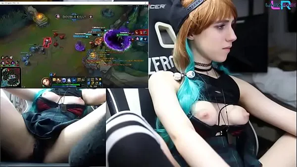 Hot Teen Playing League of Legends with an Ohmibod 2/2 fresh Tube