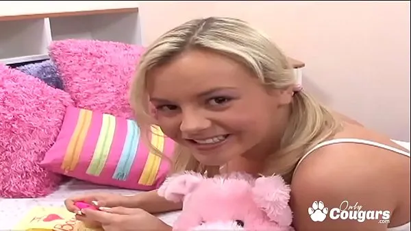 Varm Bree Olson Lifts Her Little Skirt & Takes Some Dick färsk tub