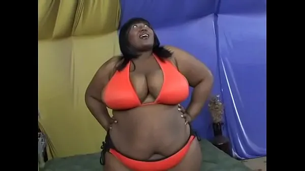 Gorąca Fat black Ms Squeez'em can take a cock better than some skinny bitch świeża tuba