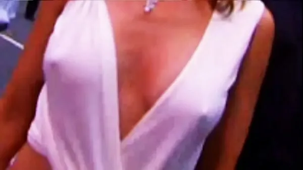 Vroča Kylie Minogue See-Thru Nipples - MTV Awards 2002 sveža cev