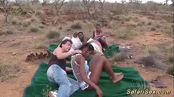 Varm real african safari groupsex orgy in nature färsk tub