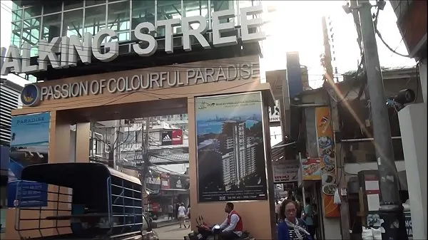 Vroča Walking Street Day Pattaya Thailand sveža cev