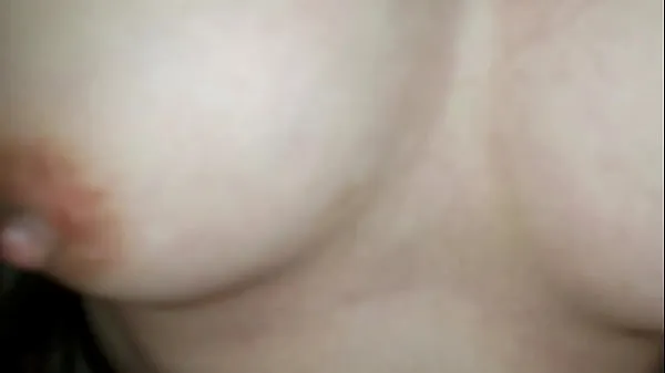 Varm Wife's titties färsk tub