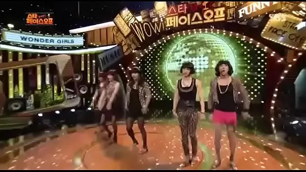 Sıcak Koreans dancing in very hot clothes at Korean comedy show. You can enjoy laughing so much by: D taze Tüp
